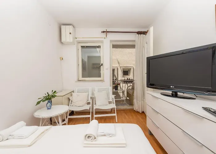 Apartament Little House *