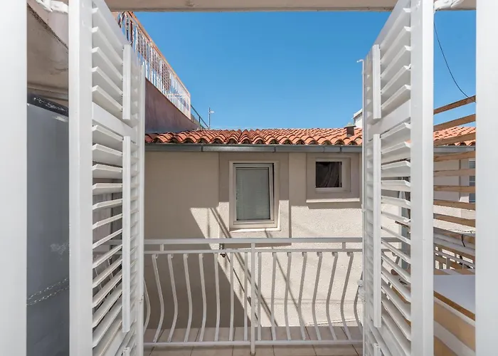 Apartament Little House