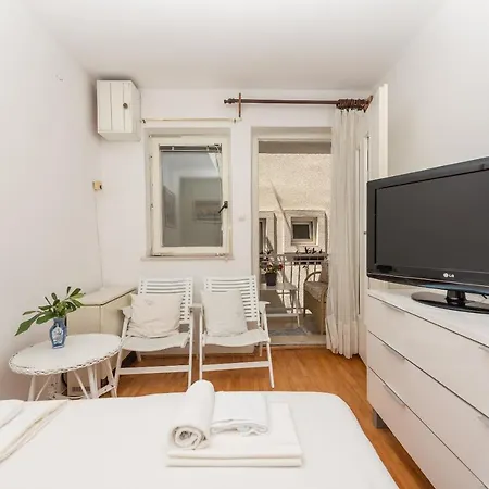 Apartman Little House *