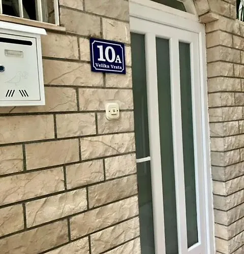 Апартаменты Little House *